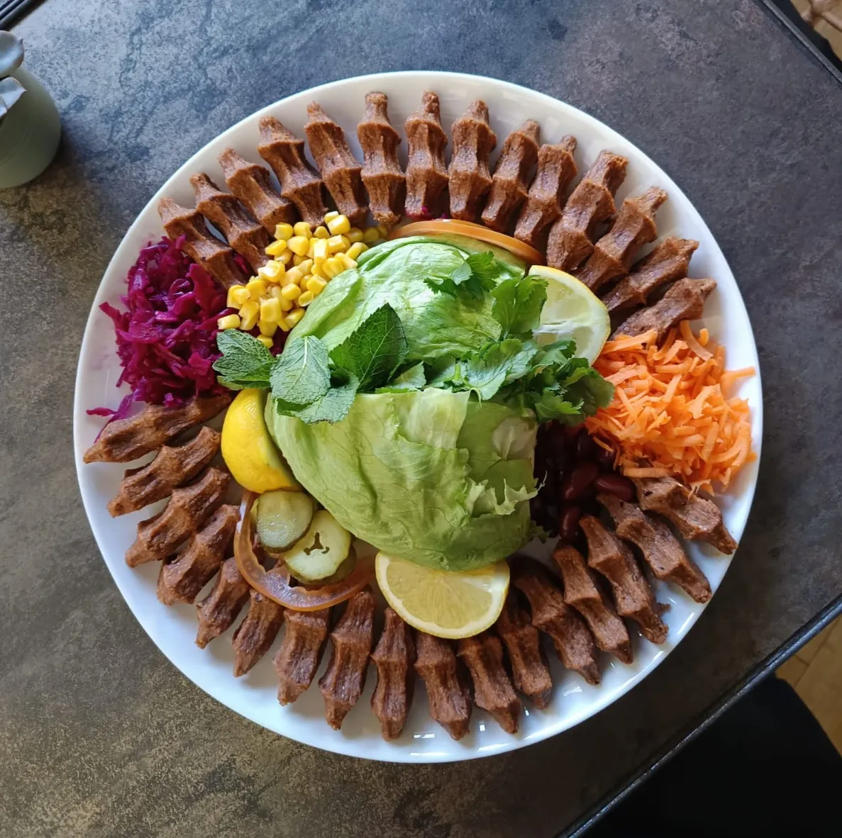 Assiette Çiğ Köfte